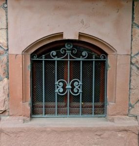 Undichte Kellerfenster